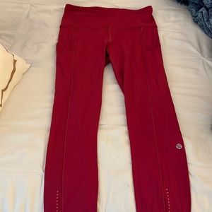 lululemon pink leggings!